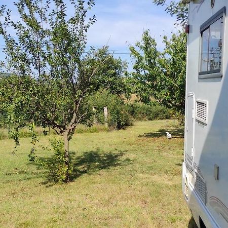 Charmant Camping-Car A La Campagne Labessiere-Candeil Exterior foto