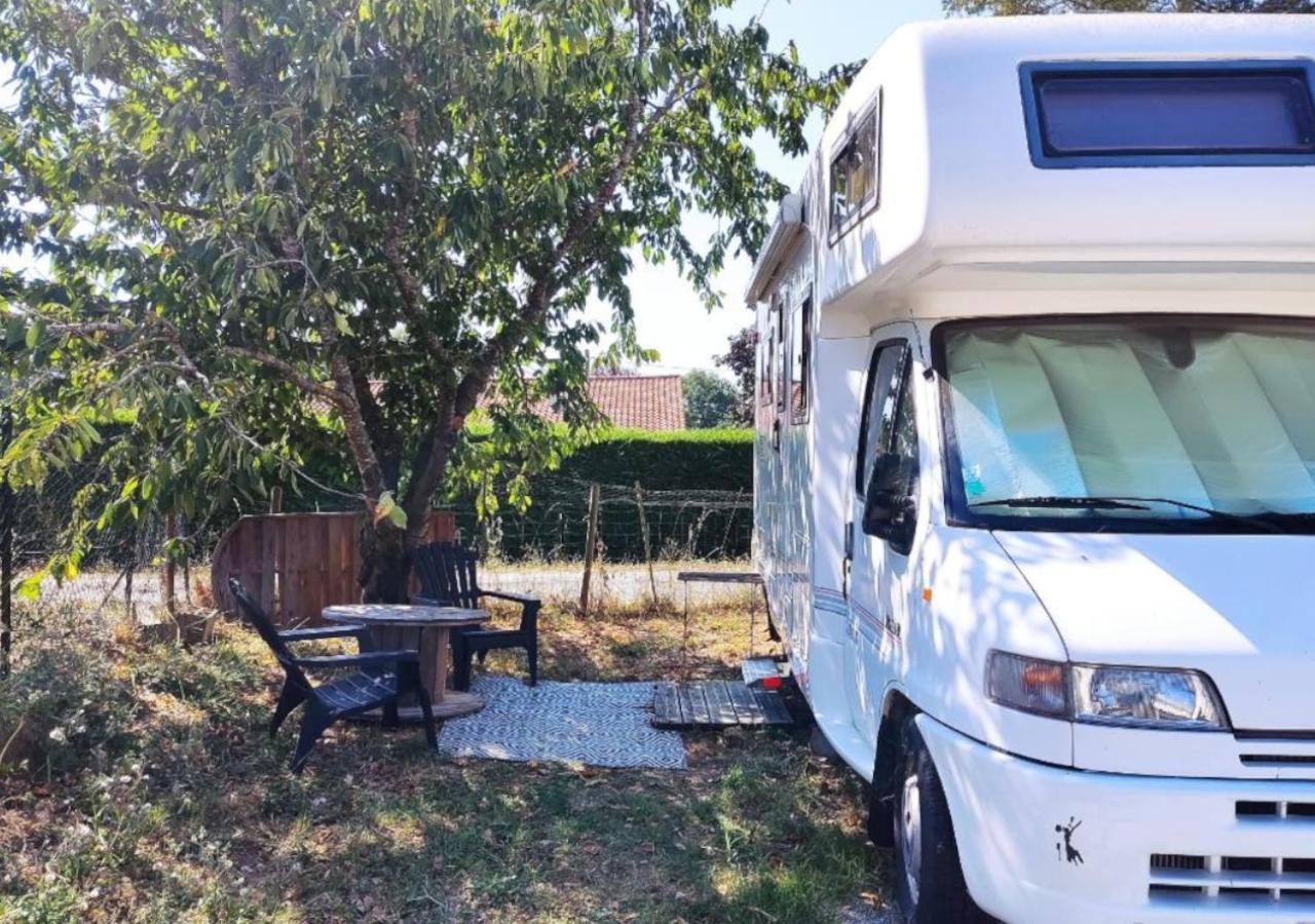 Charmant Camping-Car A La Campagne Labessiere-Candeil Exterior foto